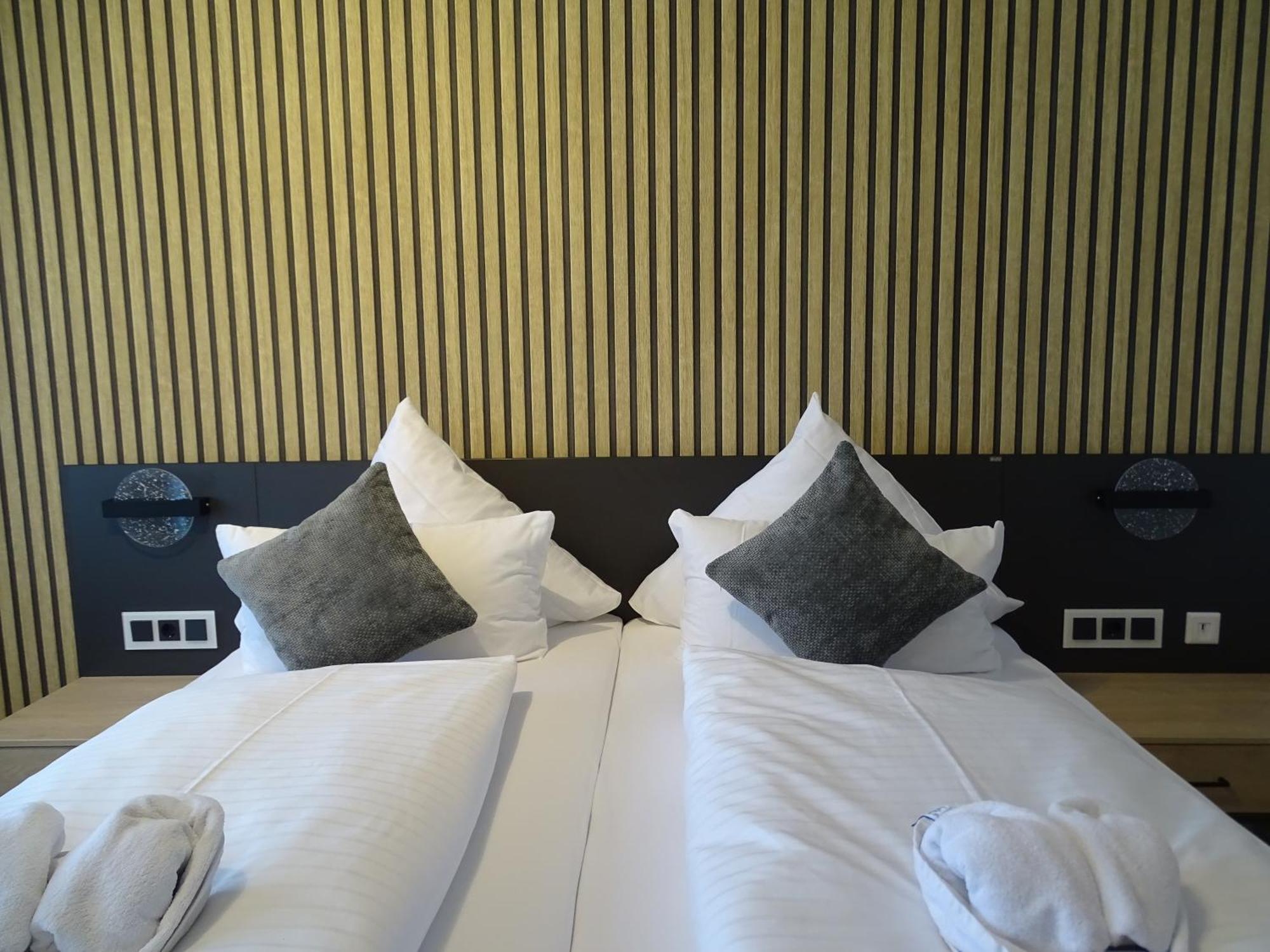 Hotel Zur Therme Erwitte ภายนอก รูปภาพ