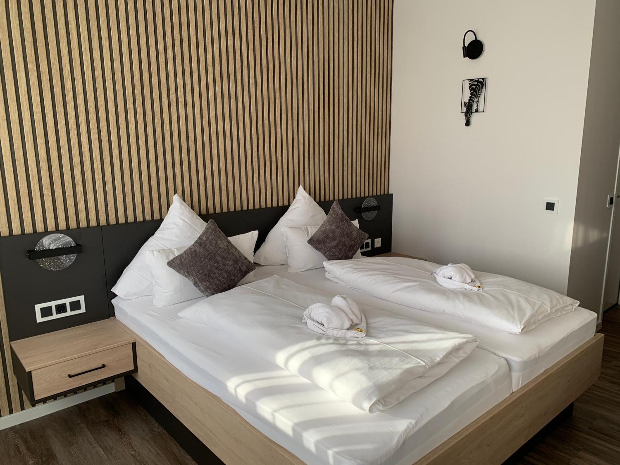 Hotel Zur Therme Erwitte ภายนอก รูปภาพ
